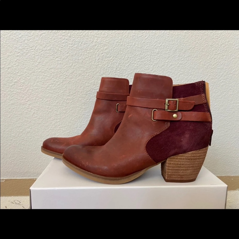 Korks Reynosa Red Ankle Bootie